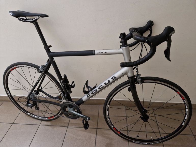 Used Focus Izalco Ltd. (modified) 2020 Road & Gravel, Light Gray — image 1 of 4