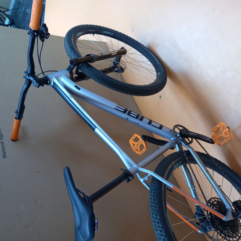 Used CUBE AIM RACE 2022 Mountainbike, Hellgrau — image 3 of 5