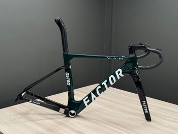 Tweedehands Factor OSTRO VAM FRAME KIT 2024 Road & Gravel