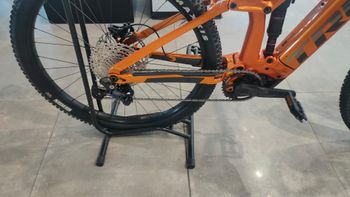 Used Trek Rail 9.5 Gen 2 2023 2023 Mountainbike, Orange, 29 — image 3 of 4