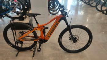 Used Trek Rail 9.5 Gen 2 2023 2023 Mountainbike, Orange, 29 — image 1 of 4