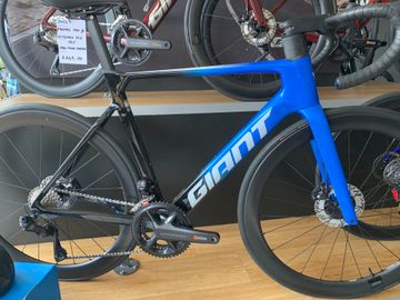 Gebrauchtes Giant Propel Advanced Pro 0 2024 2024 Road & Gravel, Blau — Bild 1 von 6