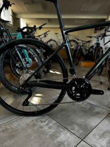 Used Scott Addict 20 2023 2023 Road & Gravel, Green — image 3 of 3