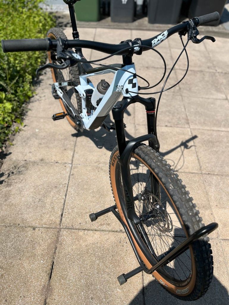 Used CUBE STEREO 150 C:62, RACE 29 2022 2022 Mountainbike, White, 29 — image 4 of 13