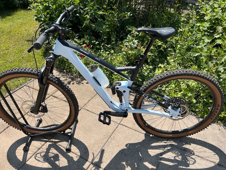 Used CUBE STEREO 150 C:62, RACE 29 2022 2022 Mountainbike, White, 29 — image 2 of 13