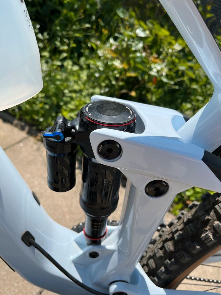 Used CUBE STEREO 150 C:62, RACE 29 2022 2022 Mountainbike, White, 29 — image 9 of 13