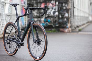 Used Canyon Endurace CFR AXS 2024 2024 Road & Gravel, Black — image 2 of 4