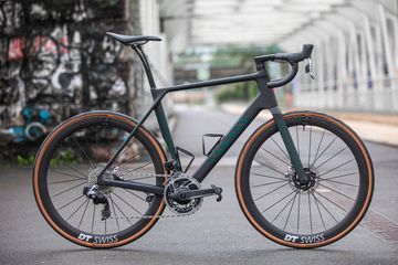 Used Canyon Endurace CFR AXS 2024 2024 Road & Gravel, Black — image 1 of 3