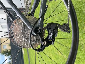 Used CUBE ATTAIN SL 2022 2022 Road & Gravel, Light Gray — image 3 of 7
