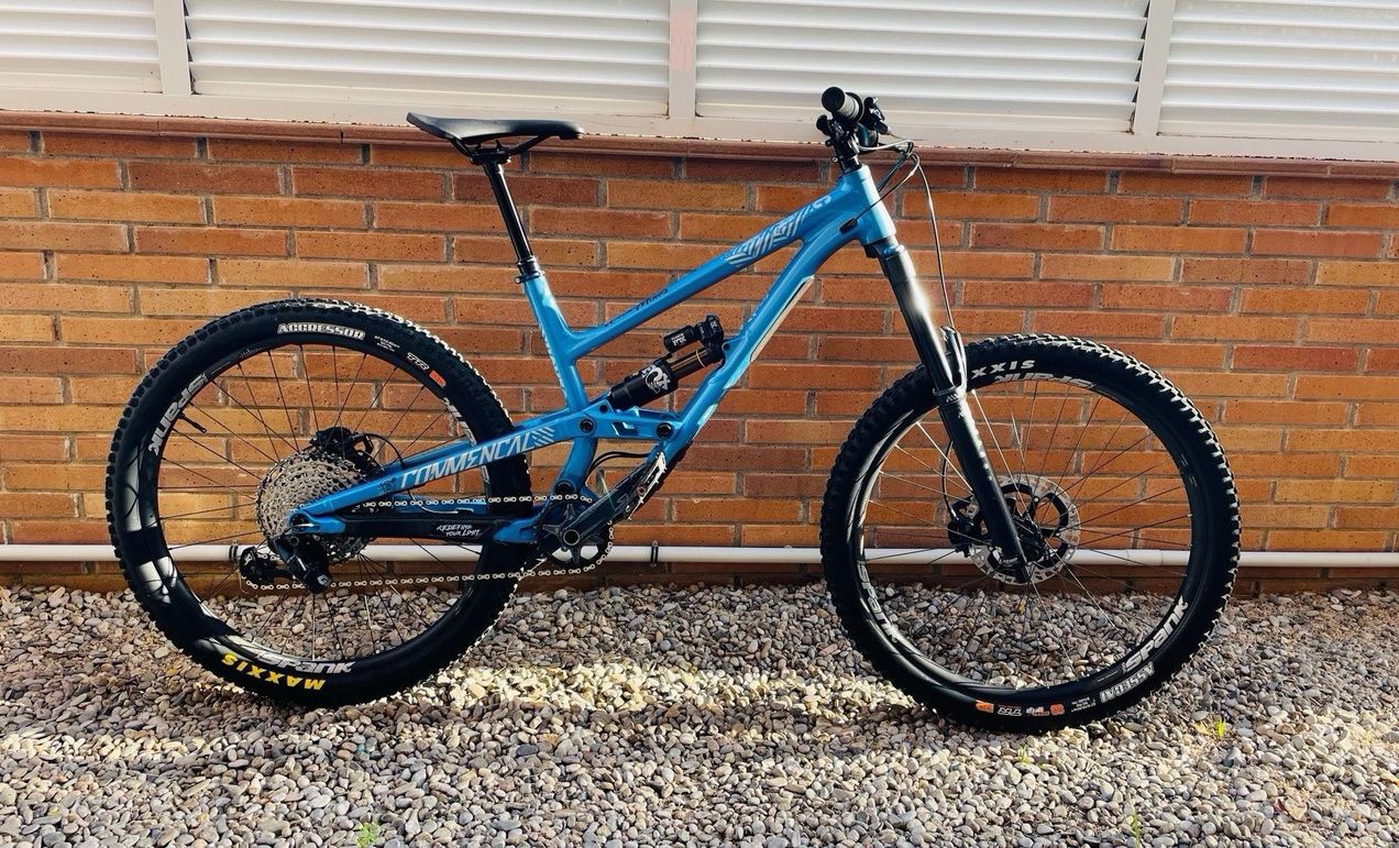 Commencal CLASH ESSENTIAL FOX