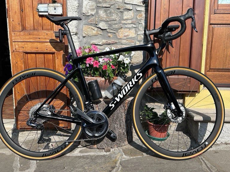 Used Specialized Roubaix Expert 2021 2021 Road & Gravel, Black — image 2 of 5