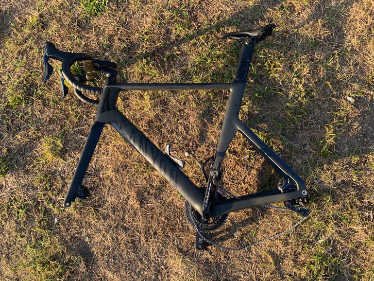 Canyon Aeroad CFR Disc Di2 used in XL buycycle