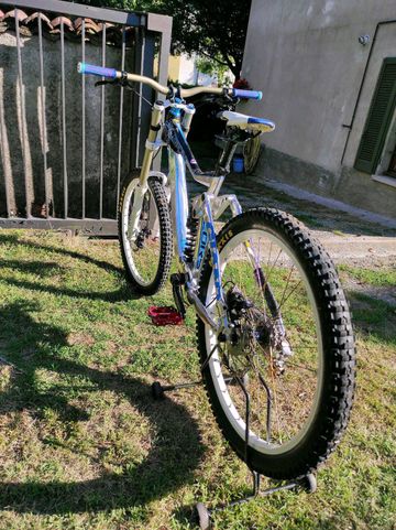 Used Giant Glory 0 2014 2014 Mountainbike, Light Gray, 26 — image 5 of 7