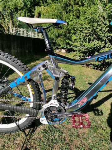 Used Giant Glory 0 2014 2014 Mountainbike, Light Gray, 26 — image 6 of 7