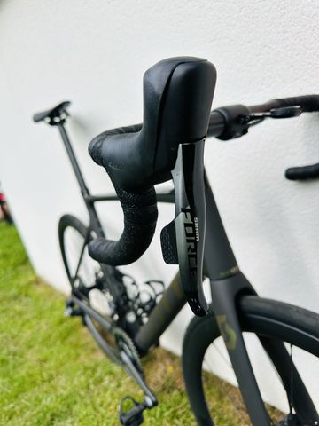Używany Scott Addict RC 30 2023 2023 Road & Gravel — zdjęcie 5 z 10