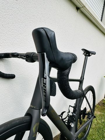 Używany Scott Addict RC 30 2023 2023 Road & Gravel — zdjęcie 2 z 10
