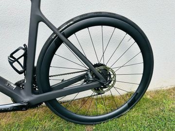 Używany Scott Addict RC 30 2023 2023 Road & Gravel — zdjęcie 8 z 10