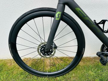 Używany Scott Addict RC 30 2023 2023 Road & Gravel — zdjęcie 7 z 10