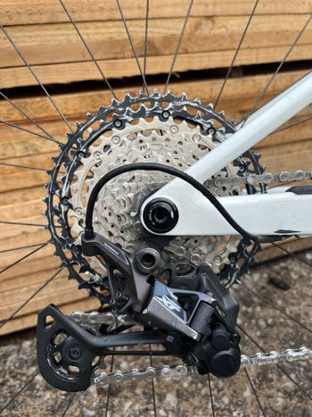 Used Canyon Lux World Cup CF 7 2024 2024 Mountainbike, Negro — image 5 of 6