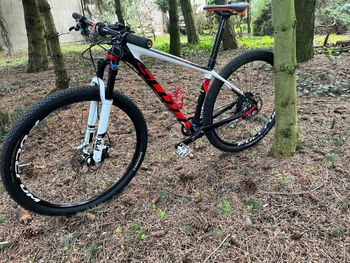 Used Scott SCALE 10-10.1kg 2017 Mountainbike, Red — image 2 of 9