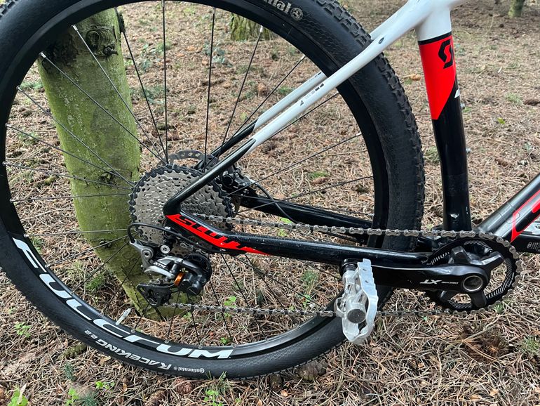 Used Scott SCALE 10-10.1kg 2017 Mountainbike, Red — image 3 of 9