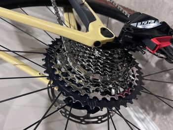 Used Canyon Grail CF SLX 9 eTap 2023 2023 Road & Gravel, Black — image 3 of 5