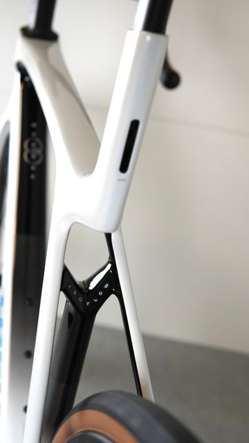 Brugt Trek Madone SL 6 Gen 7 2024 2024 Road & Gravel — billede 6 af 14