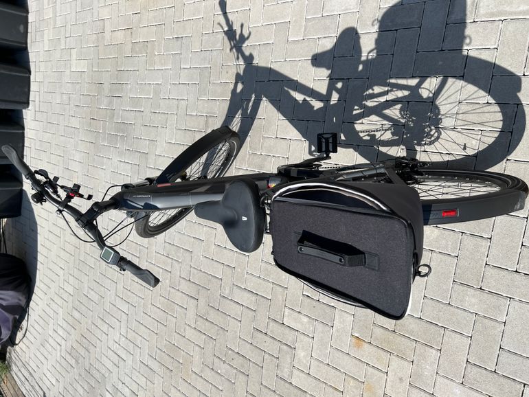 Used CUBE KATHMANDU HYBRID ONE 625 2020 Road & Gravel — image 2 of 5