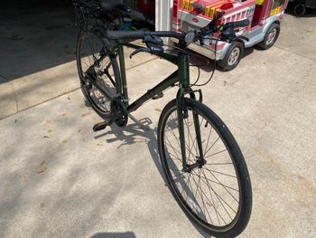 Used Giant Escape 2022 Mountainbike, Green — image 5 of 6