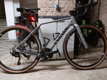 Used Canyon Grizl CF SL 6 2022 Road & Gravel — image 3 of 3