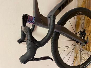Used Twitter Gravel Carbon 24 velocità. 2023 Road & Gravel, Light Gray — image 2 of 8