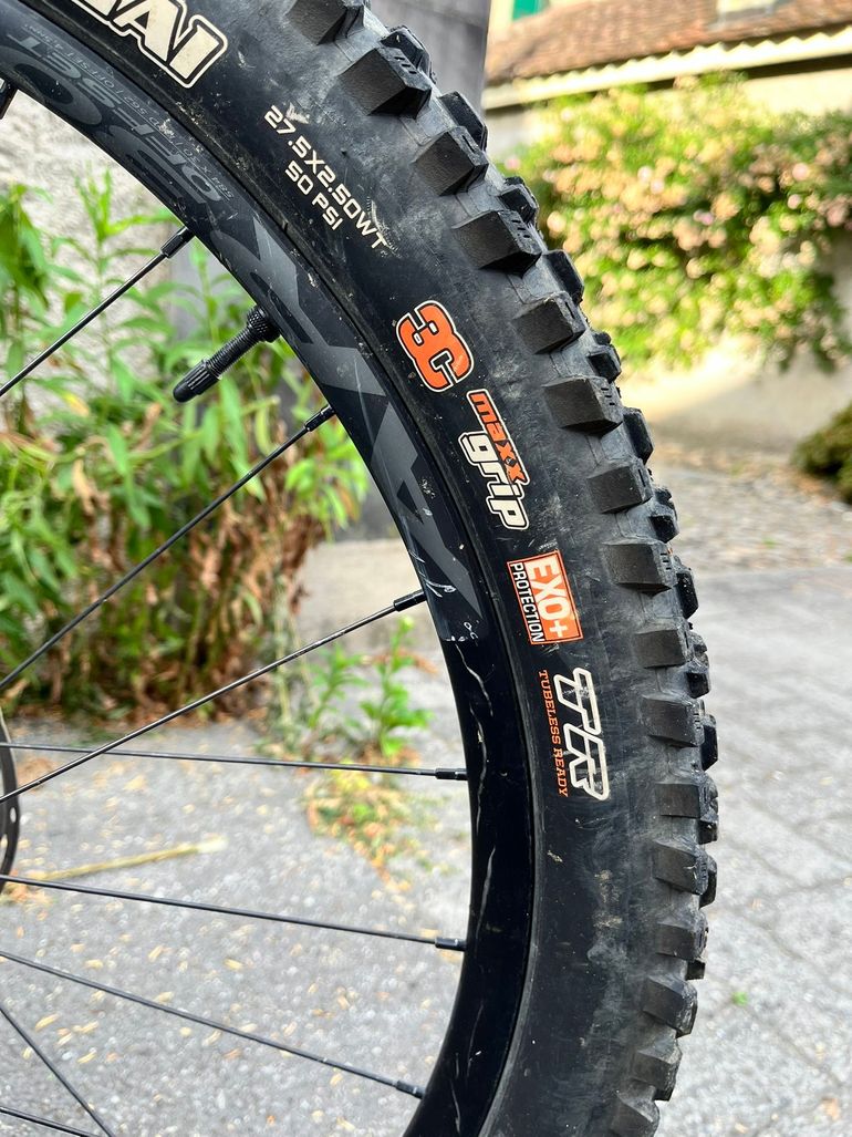 Brugt Santa Cruz NOMAD S / Carbon C / 27.5 2022 2022 Mountainbike — billede 8 af 11