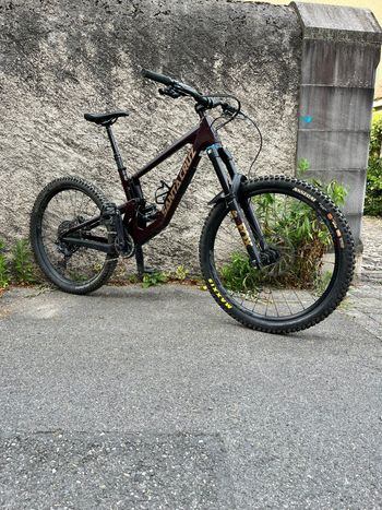 Použité Santa Cruz NOMAD S / Carbon C / 27.5 2022 2022 MTB