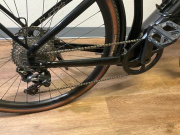 Used Specialized Turbo Vado Mountainbike, Green — image 3 of 3