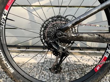 Używany Trek Slash 2020 Mountainbike — zdjęcie 3 z 8