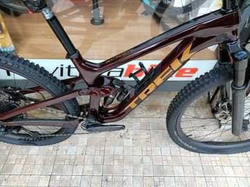 Trek Slash 9.8 2023 Mountainbike d'occasion — image 4 sur 7