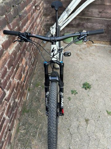 Used Specialized Stumpjumper Comp 2022 2022 Mountainbike, White, 29 — image 2 of 11