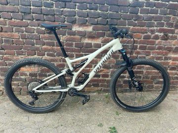 Used Specialized Stumpjumper Comp 2022 2022 Mountainbike, White, 29 — image 4 of 11