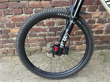 Used Specialized Stumpjumper Comp 2022 2022 Mountainbike, White, 29 — image 11 of 11