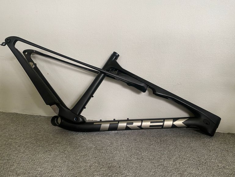 Used Trek Supercaliber Frameset 2021 2021 Mountainbike, Black, 29 — image 1 of 8