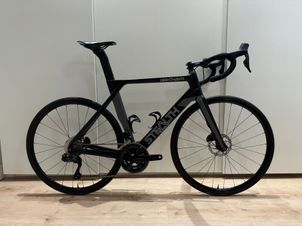 Custom - Stealth Aerobike Shimano 105 Di2 12-speed, 2024