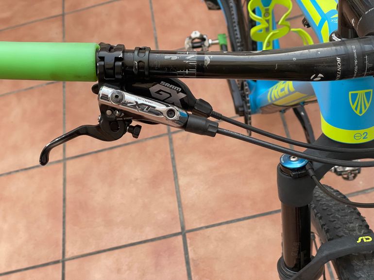 Used Trek Superfly 9.8 XT 2015 2015 Mountainbike — image 3 of 5