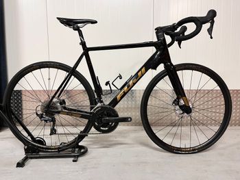 Fuji - SL-E hybrid Ultegra disc 57cm, 2022