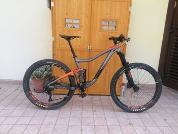 Used Giant Trance 3 2018 2018 Mountainbike, Rot, 27.5 — image 1 of 7