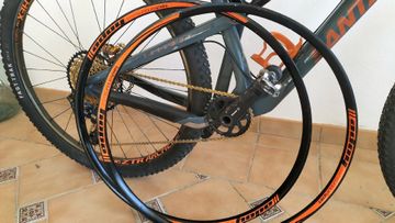 Santa Cruz Tallboy CC XX1 2017 2017 Mountainbike usato, Grigio chiaro — immagine 6 di 8