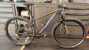Santa Cruz HIGHBALL (Frameset ONLY) Frameset 2023 Mountainbike usato, Nero — immagine 1 di 5