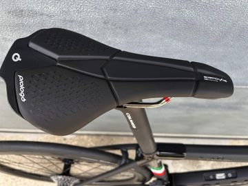 Brugt Colnago C64 Disc + SRAM Force AXS + Fulcrum Wind 420 2024 Road & Gravel — billede 8 af 20