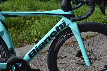Used Bianchi Oltre Comp 105 Di2 2025 Road & Gravel, Green — image 7 of 10
