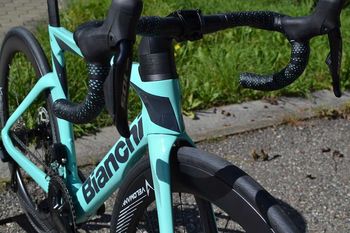 Used Bianchi Oltre Comp 105 Di2 2025 Road & Gravel, Green — image 5 of 10