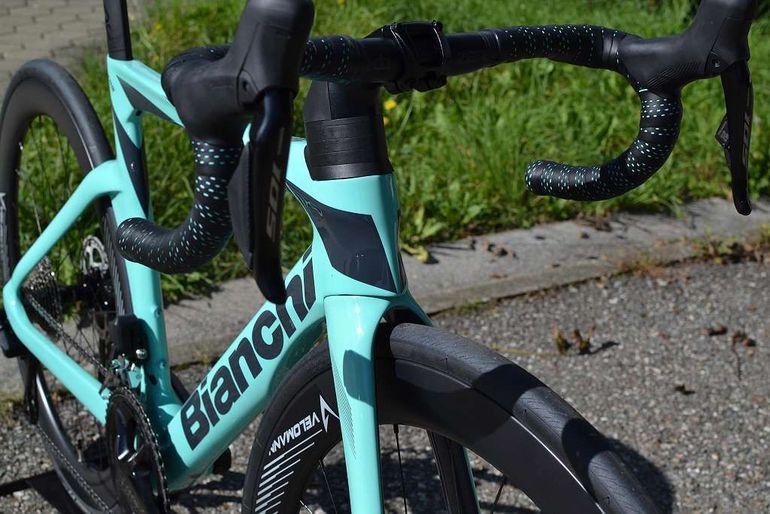 Used Bianchi Oltre Comp 105 Di2 2025 Road & Gravel, Green — image 5 of 10